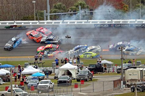 nascar crashes 2019 daytona